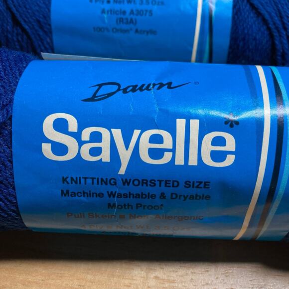 Sayelle Worsted Yarn 0320 Navy 3 full and 1 2/3rd skiens. Pre-Owned - Picture 2 of 5